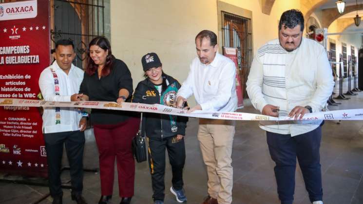     Exponen en Palacio de Gobierno piezas de la historia del box