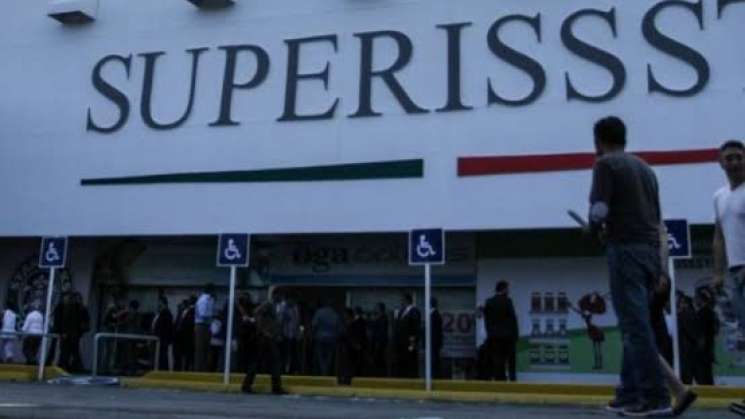 Anuncia AMLO licitación de terrenos de ex tiendas ISSSTE