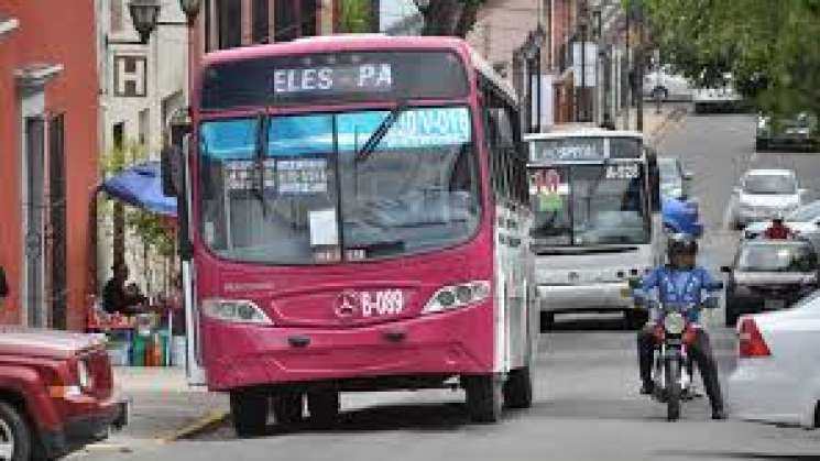 Llama Semovi a concesionarias del transporte respetar sus rutas 