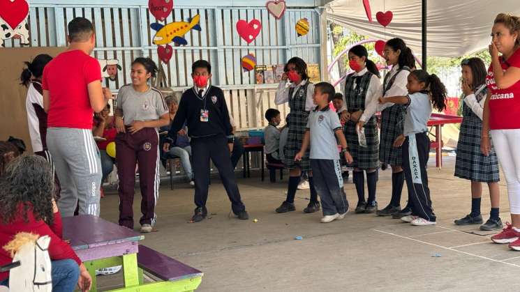 Con talleres impulsa la creatividad de las y los oaxaqueños