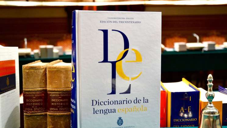 Dos letras desaparecerán del abecedario español: RAE