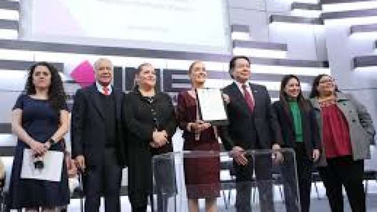 Claudia Sheinbaum se registra en INE como candidata presidencial