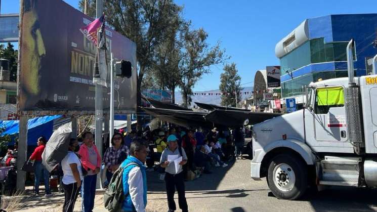 Reportan saldo blanco tras bloqueos de maestros en Oaxaca