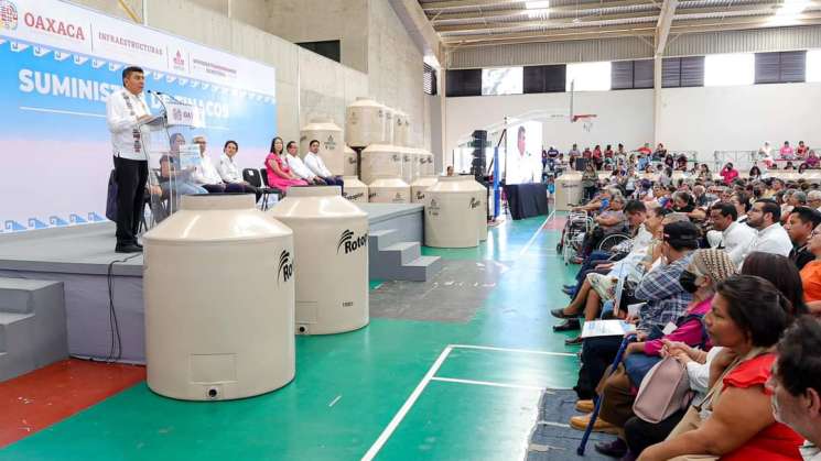 Con tinacos,  continúa programa agua para tod@s en Oaxaca 