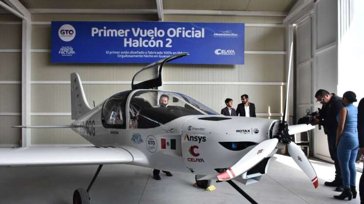 Lanzan Halcón II primer avión económico hecho en México