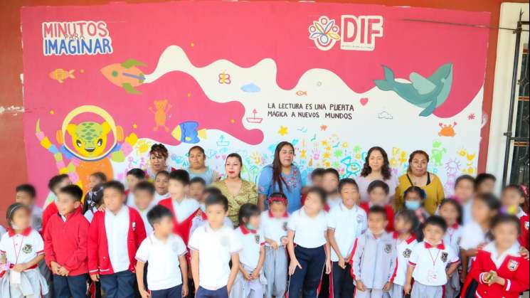 Infantes de Tlalixtac disfrutan cuento “El monstruo de colores