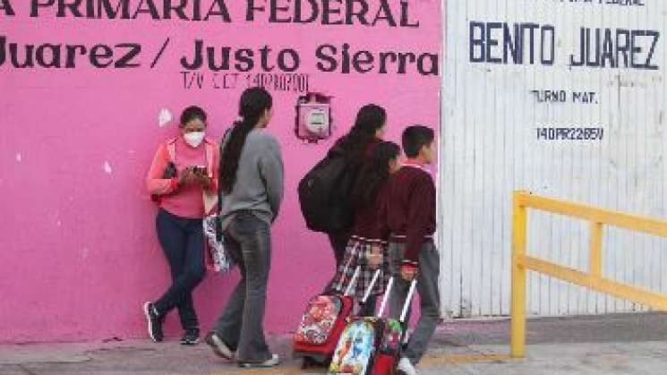 Anuncia SEP cambio de horario escolar en abril por calor extremo