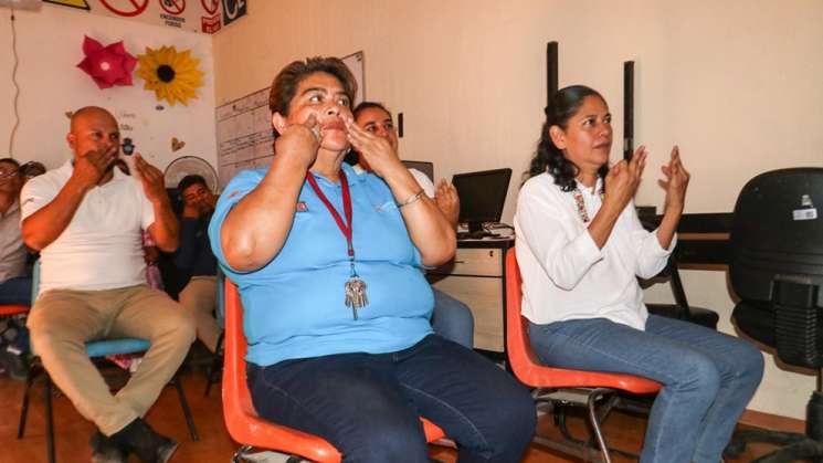 Aprenden más oaxaqueñ@s sobre Lengua de Señas Mexicana