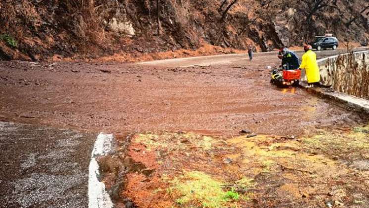 Supervisa Protección Civil deslave en la Sierra de Juárez   