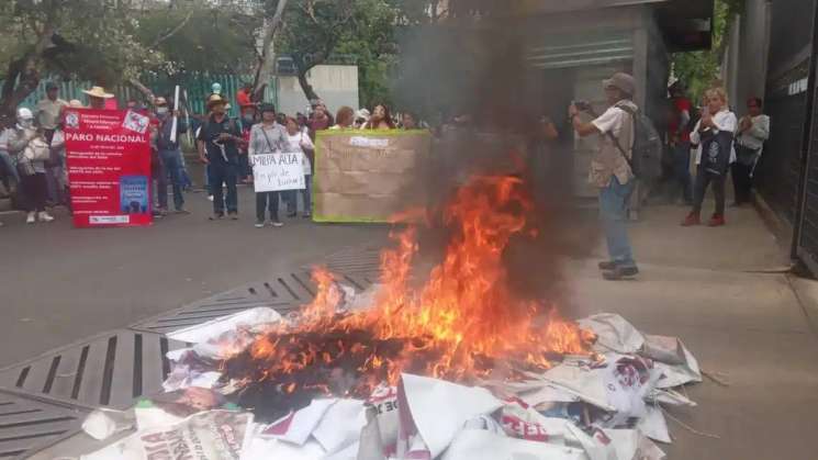 Tras plantones, CNTE consigue aumento salarial de 13%