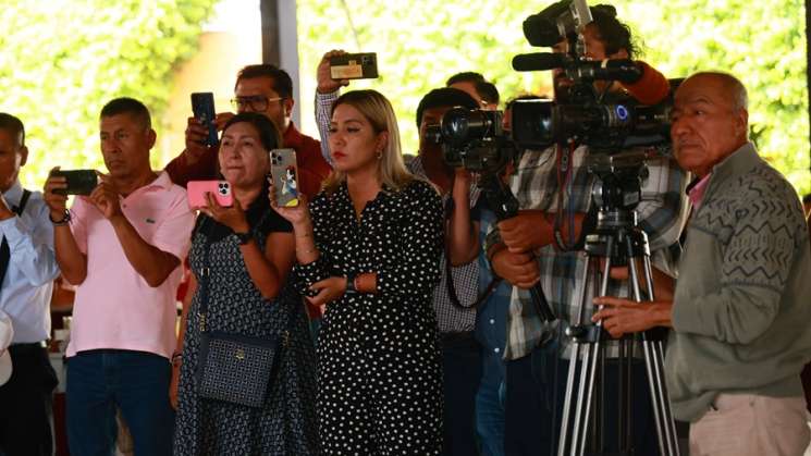  Oaxaca, primer estado que asegurará a periodistas independientes