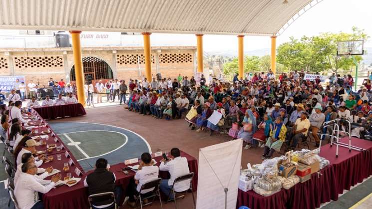  En San Juan Diuxi, se respira desarrollo y bienestar     