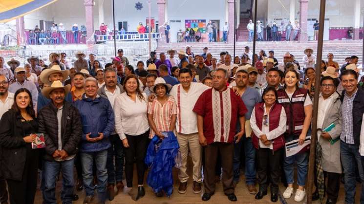 Atiende Gobierno de Oaxaca rezago de Tequixtepec