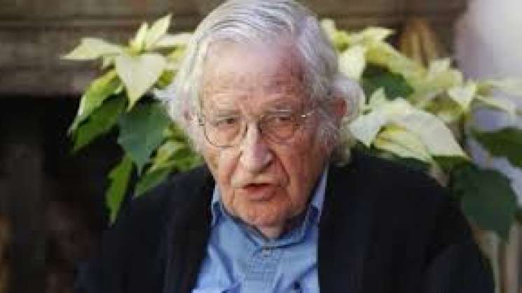 Filósofo, lingüista y activista Noam Chomsky  desmiente su muerte