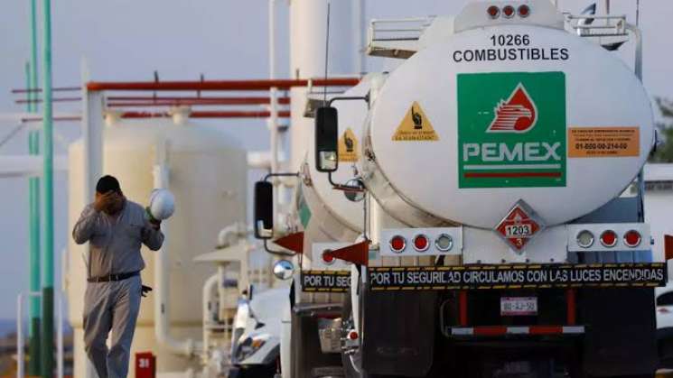 Investigan fraude en Pemex por prestación de gasolina a empleados