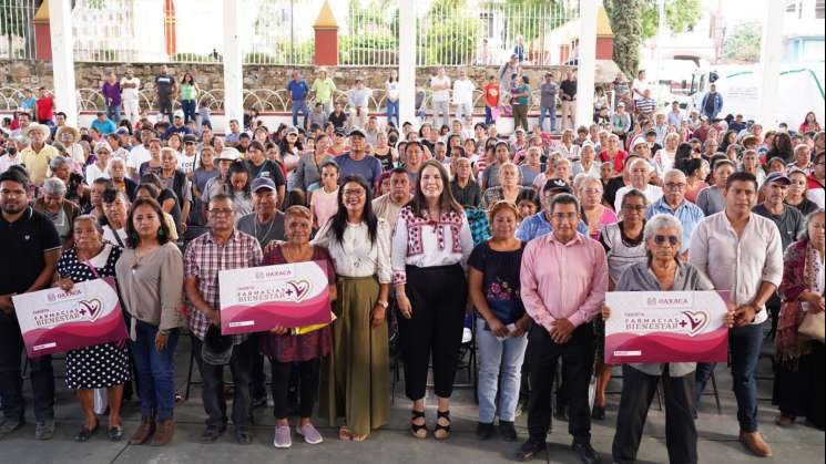  Entregan tarjetas de Farmacias Bienestar en Valles Centrales