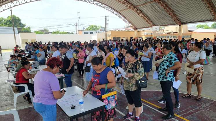 Garantizan entrega de apoyos directos de uniformes escolares 2024