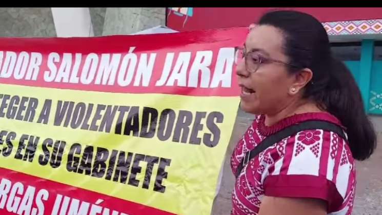  Atiende Sego manifestación de mujeres en Auditorio Guelaguetza