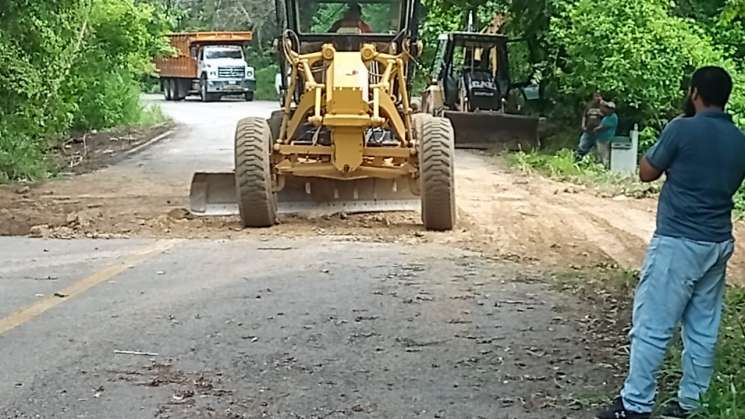  Restablecen tránsito en carretera Tuxtepec - Palomares    