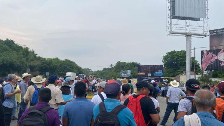 Desbloquean Aeropuerto Internacional de Bahías de Huatulco