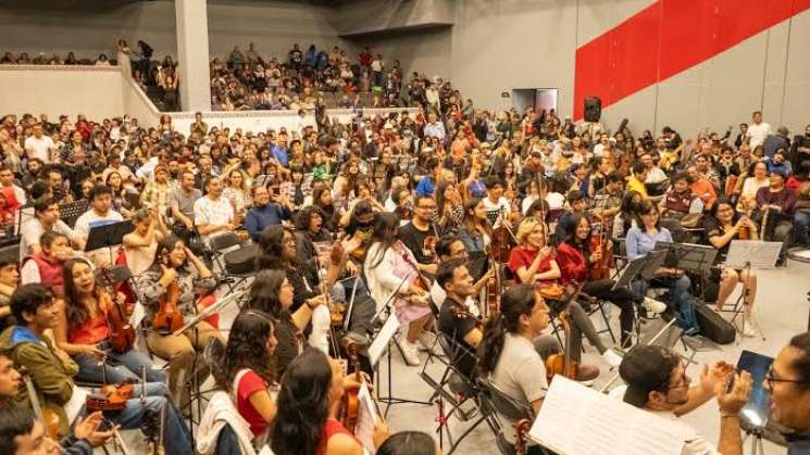 Orquesta monumental Oaxaqueña se presenta en la CDMX