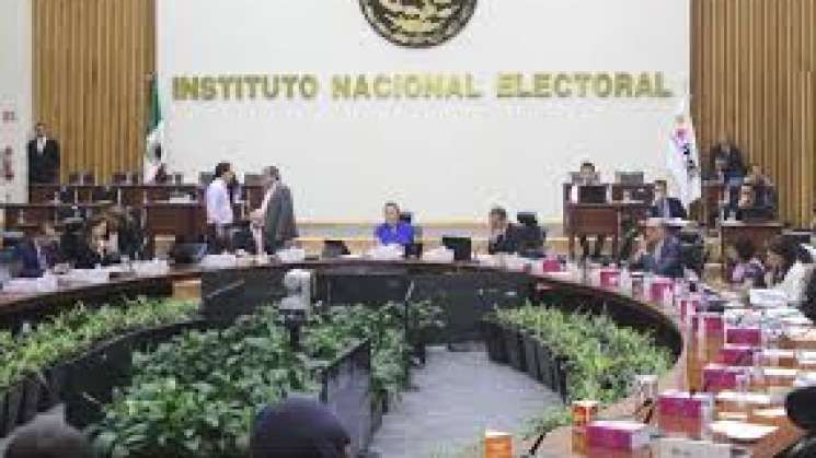 Aprueba INE en comisiones mayoría calificada de la 4T