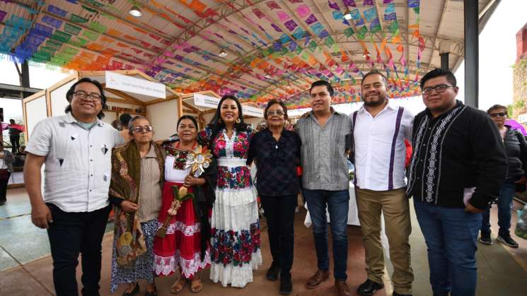 Realizan en la sierra sur Guelaguetza Ní Wan doo   