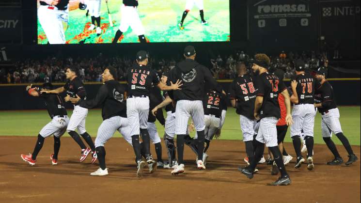  Guerreros de Oaxaca viene de atrás y pone la serie 3-0 