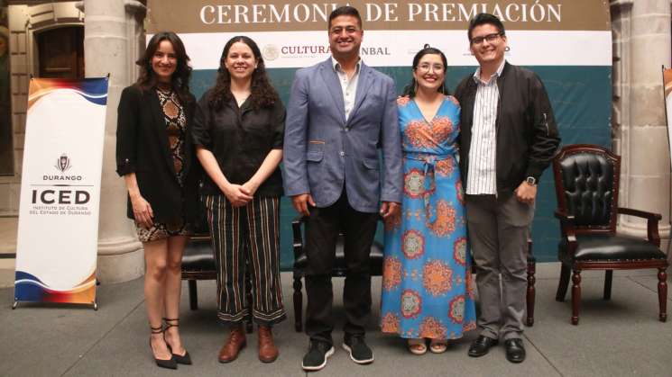 Recibe Atenea Cruz Premio Bellas Artes de Cuento Hispanoamericano