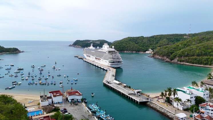  Inicia temporada de Cruceros 2024-2025 en Santa Cruz Huatulco   