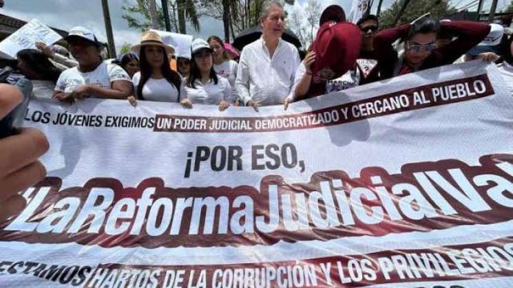 Marchan a favor de reforma al Poder Judicial en México 