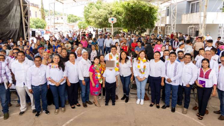  Reciben a la Primavera Oaxaqueña en Santiago Yucuyachi   