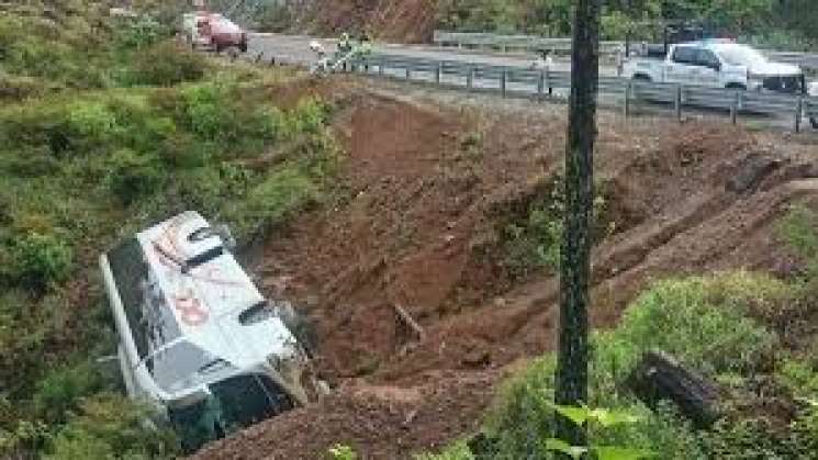 En Oaxaca,volcadura deja 15 lesionados