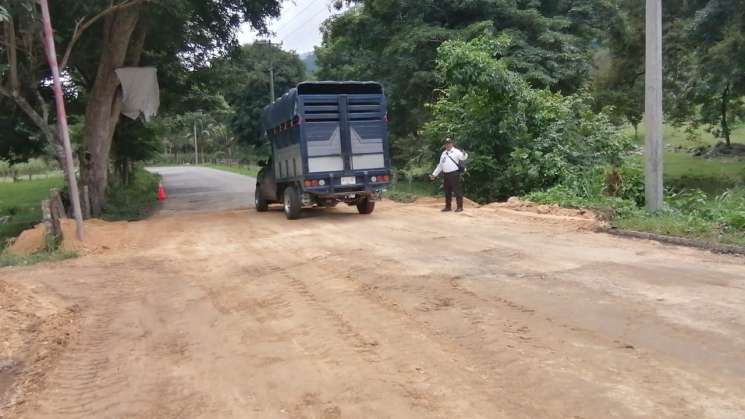 Se normaliza circulación en carretera en San Gabriel Mixtepec