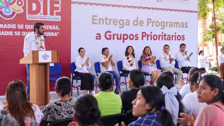  Habitantes de la Costa reciben atención del Sistema DIF Oaxaca