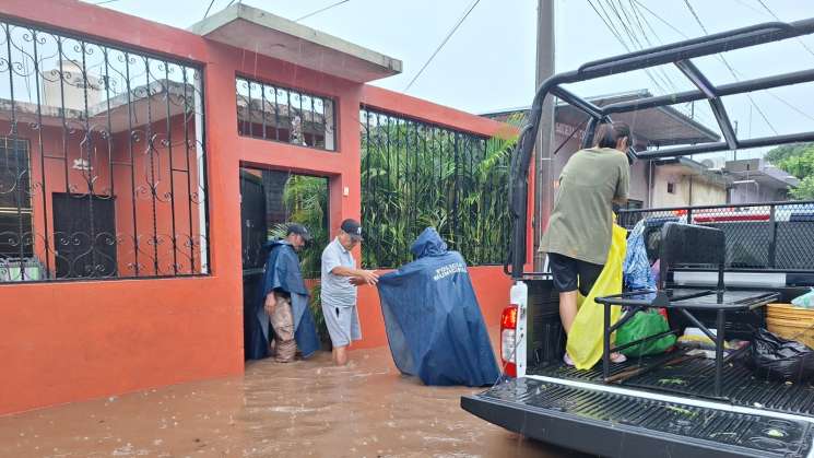 Instalan Refugio Temporal en Juchitán de Zaragoza por lluvia