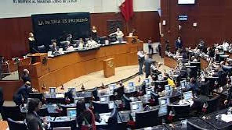 A fin de año Senado discutirá reducción laboral en México