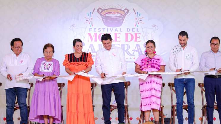 Inaugura Salomón Jara 2°edición del Festival del Mole de Cadera