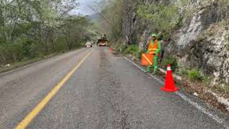 Se mantiene el paso en un carril de la Carretera Federal 175    