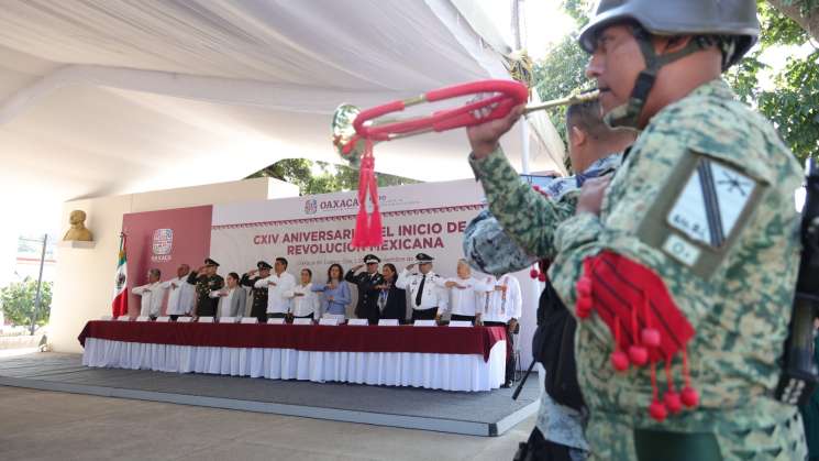 Salomón Jara encabeza desfile del 114 Aniversario de revolución