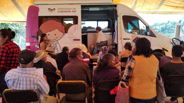 Caravanas de salud atienden a habitantes de la Mixteca