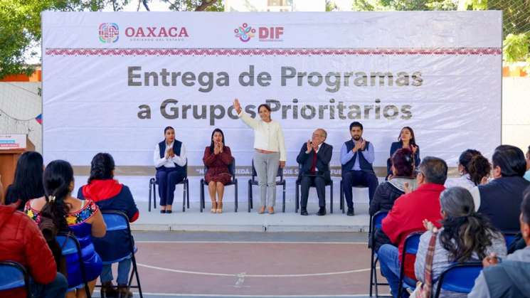 Entrega DIF Oaxaca equipamiento a Casas de Día y subcomités APCE 