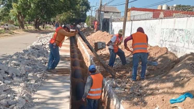 Soapa realiza saneamiento de los ríos Atoyac 