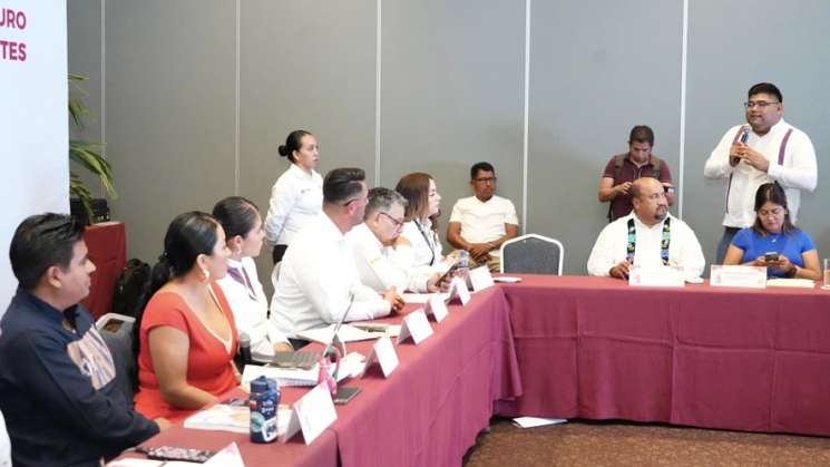 Encabeza Sectur Oaxaca reunión con sector turístico de Huatulco  