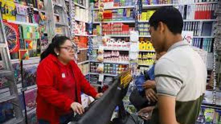 Sigue en Oaxaca sin aplicarse ley silla en tiendas y negocios