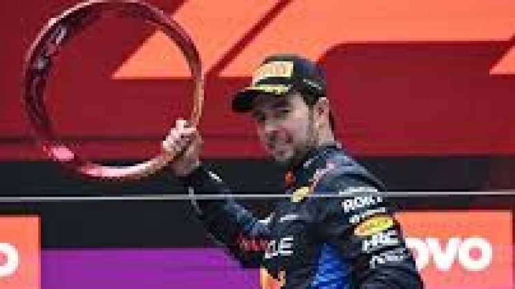 Recibe Checo Pérez premio de Acción del Año de la Fórmula 1