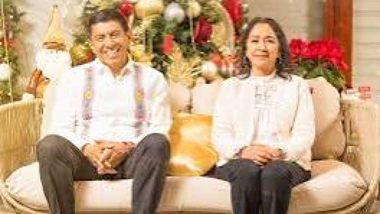 Desea Jara e Irma Bolaños Feliz Navidad y un próspero Año Nuevo