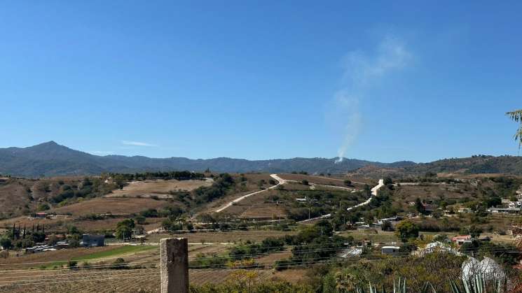 Coesfo atiende incendio en San Pablo Huizo 