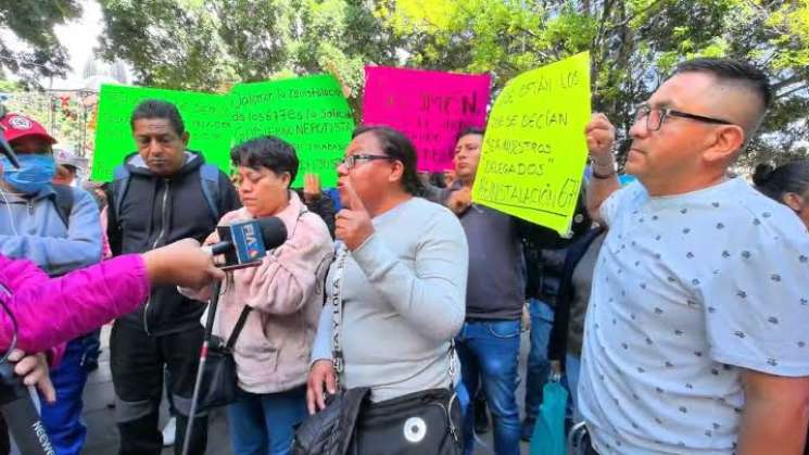 Siguen protestas para reinstalar a 677 burócratas de Oaxaca