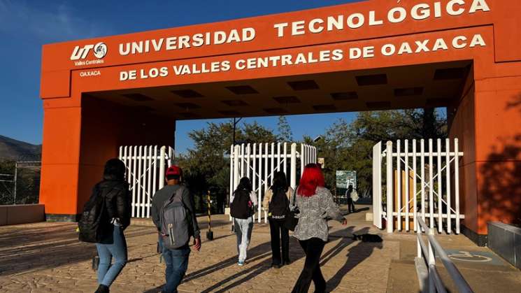 Estudiantes de UTVCO inician cuatrimestre enero-abril 2025   